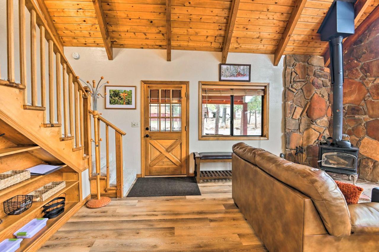 Secluded Munds Park Cabin With Deck And Lake Access Exterior photo